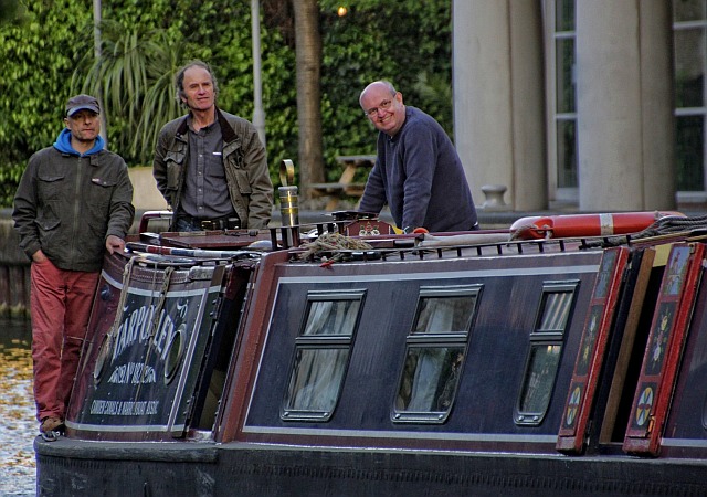 Kirk & his Tarporley crew as they approach the King's Place moorings